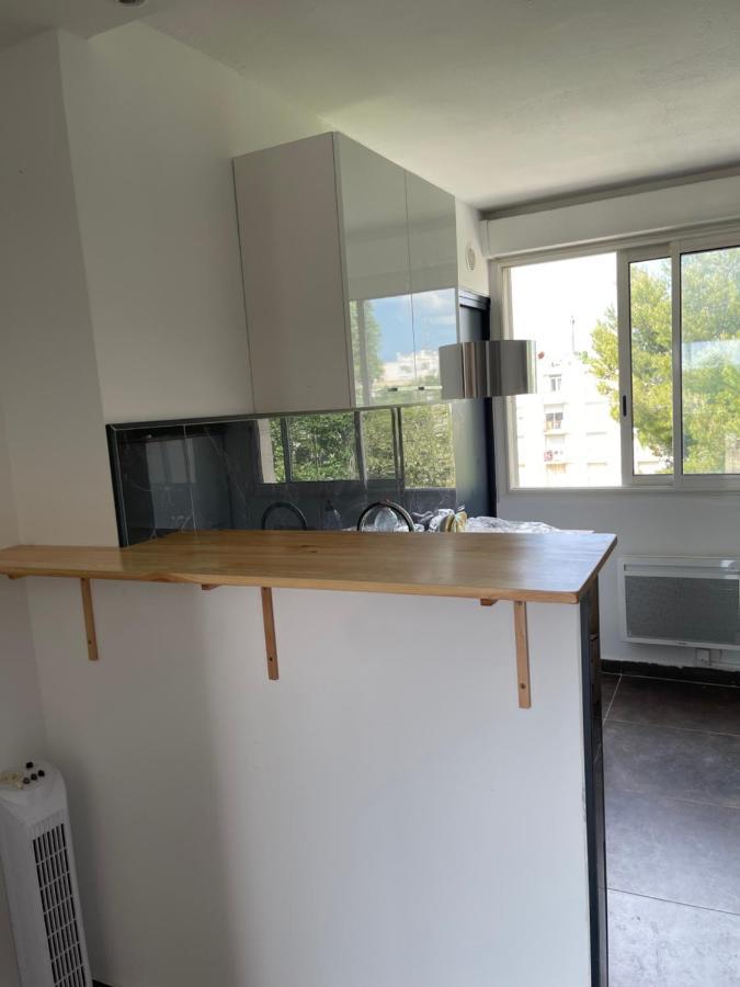 Magnifique T3 Quartier Pres D'Arenes Tram Au Pied De L'Immeuble Montpellier Exterior foto